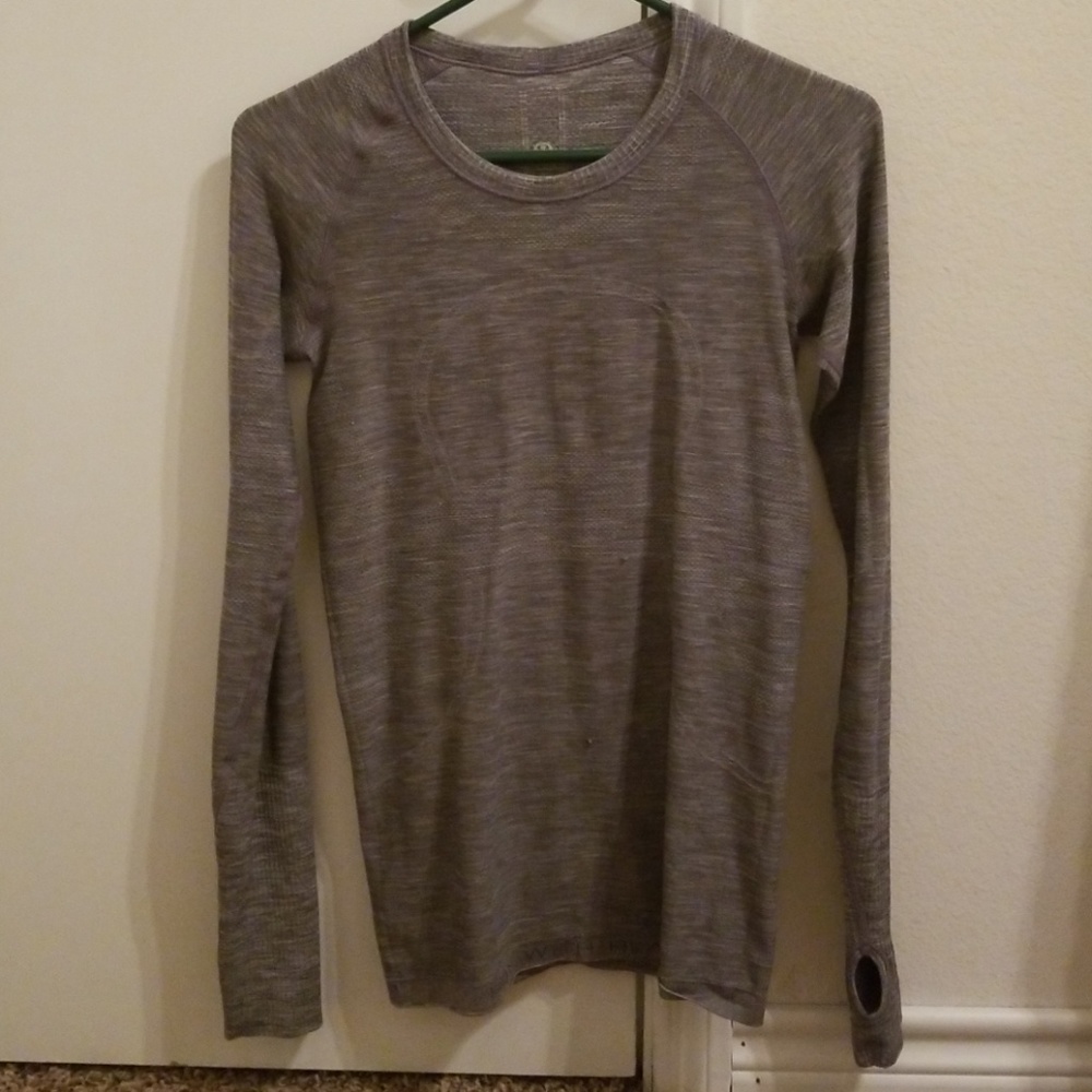 Lululemon size 6 long sleeve top